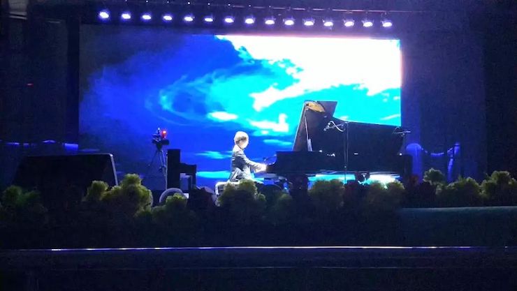 J9九游会艺术家宋思衡“80后的时光机”多媒体音乐会内蒙古巡演圆满落幕