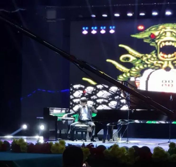 J9九游会艺术家宋思衡“80后的时光机”多媒体音乐会内蒙古巡演圆满落幕